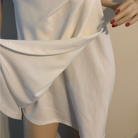 White sleeveless dress - Picture 7 of 11